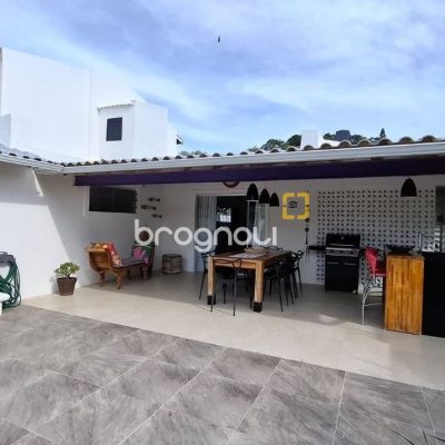 Casa com 412m², 6 quartos (sendo 6 suítes), 4 garagens, no bairro Ponta das Canas em Florianópolis