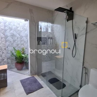 Casa com 412m², 6 quartos (sendo 6 suítes), 4 garagens, no bairro Ponta das Canas em Florianópolis