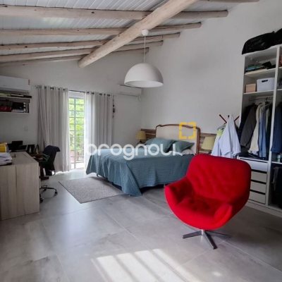 Casa com 412m², 6 quartos (sendo 6 suítes), 4 garagens, no bairro Ponta das Canas em Florianópolis