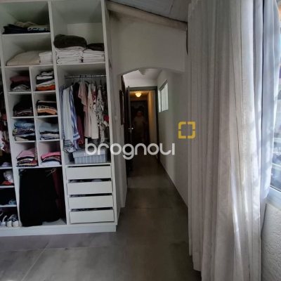 Casa com 412m², 6 quartos (sendo 6 suítes), 4 garagens, no bairro Ponta das Canas em Florianópolis