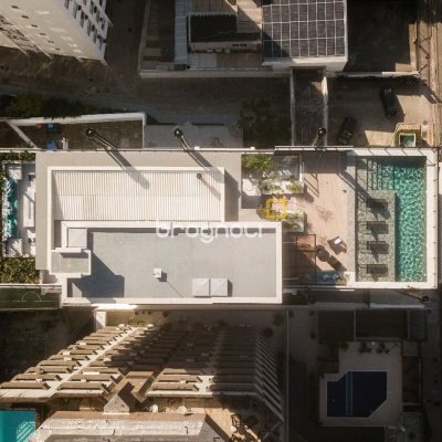 Apartamento com 73m², 2 quartos (sendo 1 suíte), 1 garagem, no bairro Centro em Florianópolis