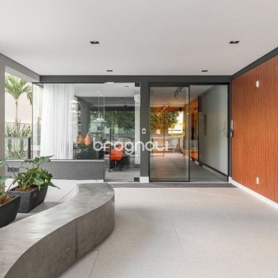 Apartamento com 73m², 2 quartos (sendo 1 suíte), 1 garagem, no bairro Centro em Florianópolis