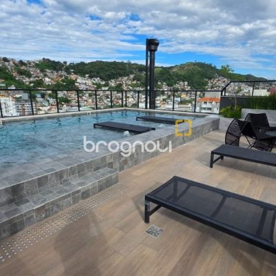 Apartamento com 73m², 2 quartos (sendo 1 suíte), 1 garagem, no bairro Centro em Florianópolis