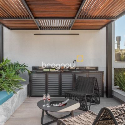 Apartamento com 73m², 2 quartos (sendo 1 suíte), 1 garagem, no bairro Centro em Florianópolis