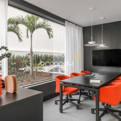 Apartamento com 73m², 2 quartos (sendo 1 suíte), 1 garagem, no bairro Centro em Florianópolis