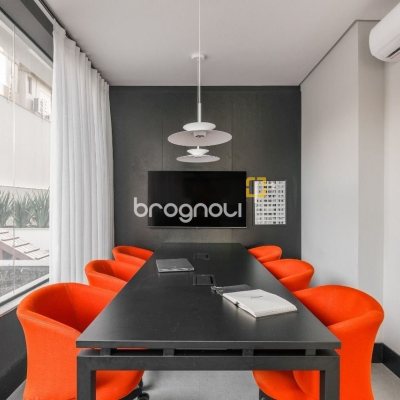 Apartamento com 73m², 2 quartos (sendo 1 suíte), 1 garagem, no bairro Centro em Florianópolis