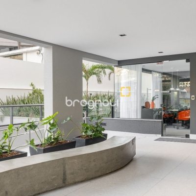 Apartamento com 73m², 2 quartos (sendo 1 suíte), 1 garagem, no bairro Centro em Florianópolis