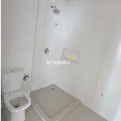 Apartamento com 73m², 2 quartos (sendo 1 suíte), 1 garagem, no bairro Centro em Florianópolis