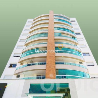 Apartamento com 85m², 3 quartos (sendo 1 suíte), 2 garagens, no bairro Estreito em Florianópolis