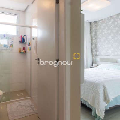 Apartamento com 85m², 3 quartos (sendo 1 suíte), 2 garagens, no bairro Estreito em Florianópolis