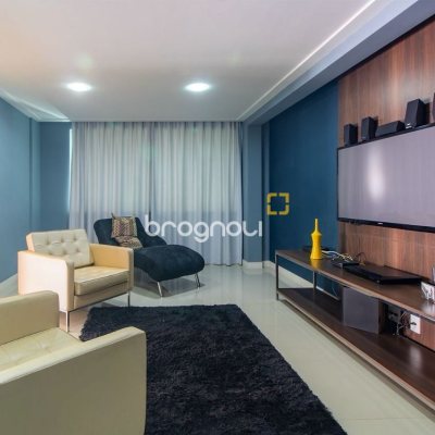 Apartamento com 85m², 3 quartos (sendo 1 suíte), 2 garagens, no bairro Estreito em Florianópolis