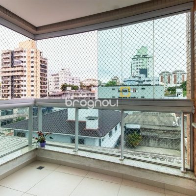 Apartamento com 85m², 3 quartos (sendo 1 suíte), 2 garagens, no bairro Estreito em Florianópolis