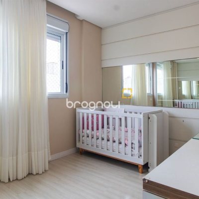 Apartamento com 85m², 3 quartos (sendo 1 suíte), 2 garagens, no bairro Estreito em Florianópolis