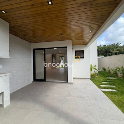 Casa com 165m², 3 quartos (sendo 1 suíte), 3 garagens, no bairro Forquilhas em São José