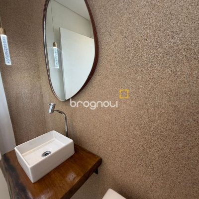 Casa com 165m², 3 quartos (sendo 1 suíte), 3 garagens, no bairro Forquilhas em São José