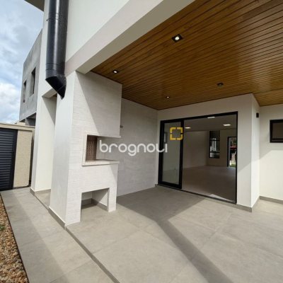 Casa com 165m², 3 quartos (sendo 1 suíte), 3 garagens, no bairro Forquilhas em São José