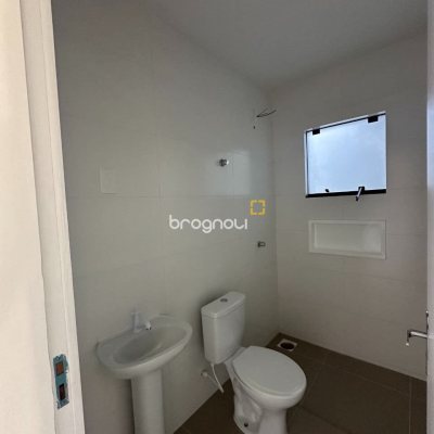 Casa de Condomínio com 47m², 2 quartos, 2 garagens, no bairro Forquilhas em São José