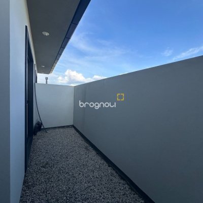 Casa de Condomínio com 47m², 2 quartos, 2 garagens, no bairro Forquilhas em São José