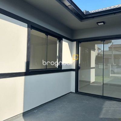 Casa de Condomínio com 47m², 2 quartos, 2 garagens, no bairro Forquilhas em São José