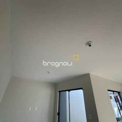 Casa de Condomínio com 47m², 2 quartos, 2 garagens, no bairro Forquilhas em São José