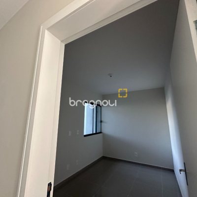 Casa de Condomínio com 47m², 2 quartos, 2 garagens, no bairro Forquilhas em São José