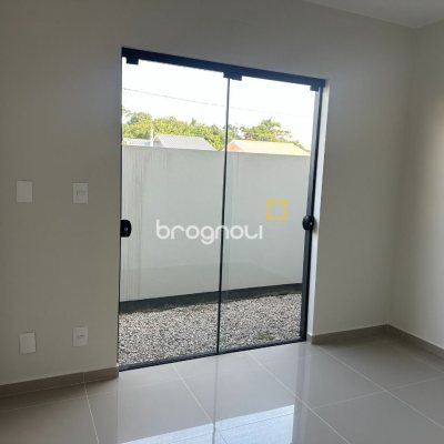 Casa de Condomínio com 47m², 2 quartos, 2 garagens, no bairro Forquilhas em São José