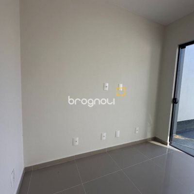 Casa de Condomínio com 47m², 2 quartos, 2 garagens, no bairro Forquilhas em São José
