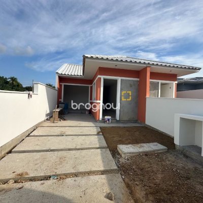 Casa com 50m², 2 quartos, 2 garagens, no bairro Forquilhas em São José