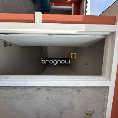 Casa com 49m², 2 quartos, 2 garagens, no bairro Forquilhas em São José