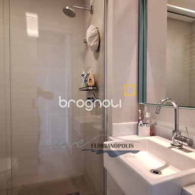 Apartamento com 147m², 3 quartos (sendo 3 suítes), 2 garagens, no bairro Jurerê Internacional em Florianópolis