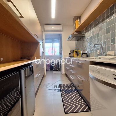Apartamento com 147m², 3 quartos (sendo 3 suítes), 2 garagens, no bairro Jurerê Internacional em Florianópolis