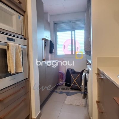 Apartamento com 147m², 3 quartos (sendo 3 suítes), 2 garagens, no bairro Jurerê Internacional em Florianópolis