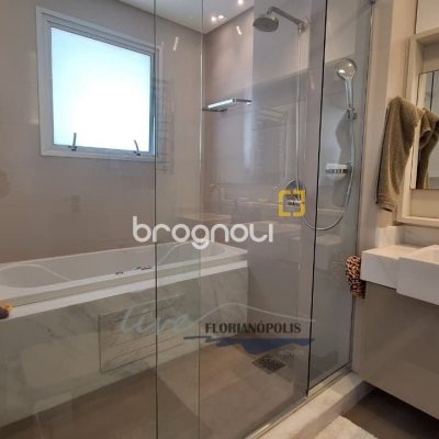 Apartamento com 147m², 3 quartos (sendo 3 suítes), 2 garagens, no bairro Jurerê Internacional em Florianópolis