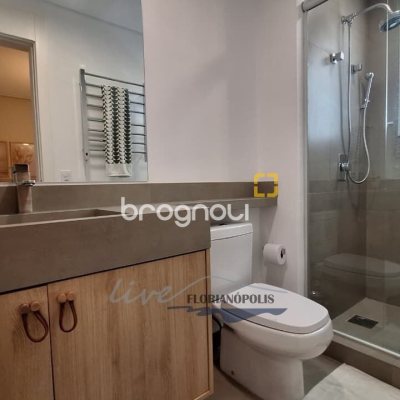 Apartamento com 147m², 3 quartos (sendo 3 suítes), 2 garagens, no bairro Jurerê Internacional em Florianópolis