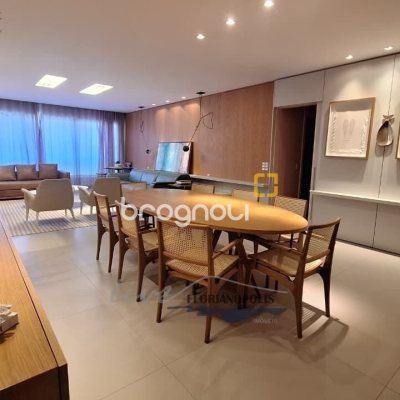 Apartamento com 147m², 3 quartos (sendo 3 suítes), 2 garagens, no bairro Jurerê Internacional em Florianópolis