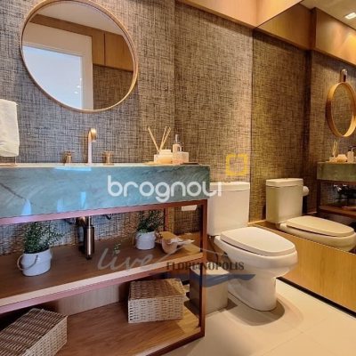 Apartamento com 147m², 3 quartos (sendo 3 suítes), 2 garagens, no bairro Jurerê Internacional em Florianópolis