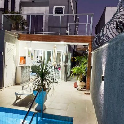 Casa com 115m², 3 quartos (sendo 2 suítes), 1 garagem, no bairro São João do Rio Vermelho em Florianópolis