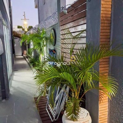 Casa com 115m², 3 quartos (sendo 2 suítes), 1 garagem, no bairro São João do Rio Vermelho em Florianópolis