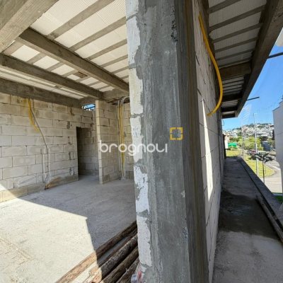 Casa de Condomínio com 470m², 4 quartos (sendo 4 suítes), 2 garagens, no bairro Pedra Branca em Palhoça
