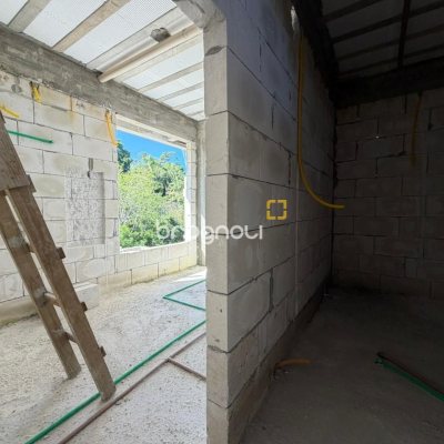 Casa de Condomínio com 470m², 4 quartos (sendo 4 suítes), 2 garagens, no bairro Pedra Branca em Palhoça