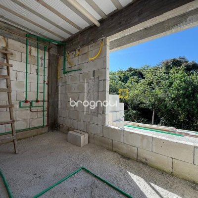 Casa de Condomínio com 470m², 4 quartos (sendo 4 suítes), 2 garagens, no bairro Pedra Branca em Palhoça