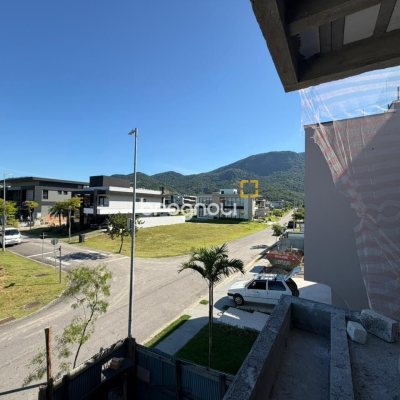 Casa de Condomínio com 470m², 4 quartos (sendo 4 suítes), 2 garagens, no bairro Pedra Branca em Palhoça