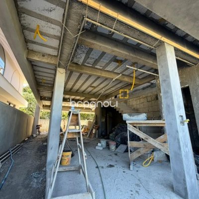 Casa de Condomínio com 470m², 4 quartos (sendo 4 suítes), 2 garagens, no bairro Pedra Branca em Palhoça