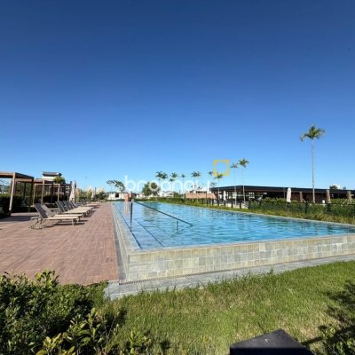 Casa de Condomínio com 470m², 4 quartos (sendo 4 suítes), 2 garagens, no bairro Pedra Branca em Palhoça