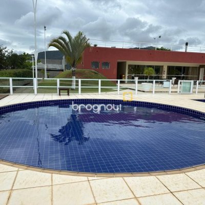 Casa de Condomínio com 127m², 3 quartos (sendo 3 suítes), 2 garagens, no bairro Rio Vermelho em Florianópolis