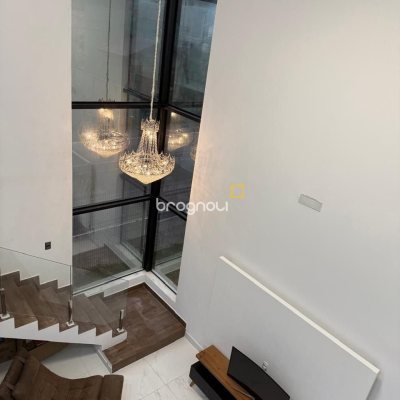 Casa de Condomínio com 127m², 3 quartos (sendo 3 suítes), 2 garagens, no bairro Rio Vermelho em Florianópolis