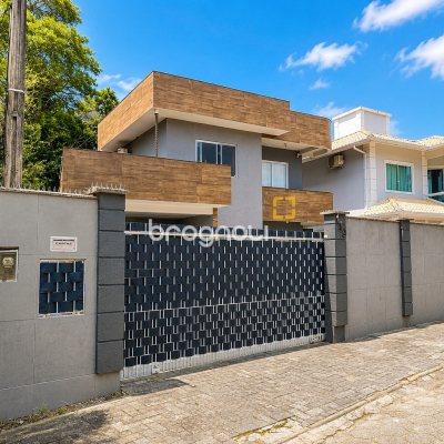 Casa com 145m², 3 quartos, 3 garagens, no bairro Ingleses em Florianópolis