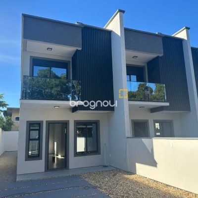 Casa com 86m², 2 quartos (sendo 2 suítes), 1 garagem, no bairro Ingleses em Florianópolis