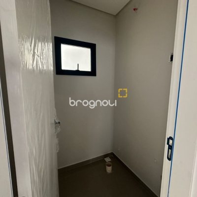 Casa com 86m², 2 quartos (sendo 2 suítes), 1 garagem, no bairro Ingleses em Florianópolis