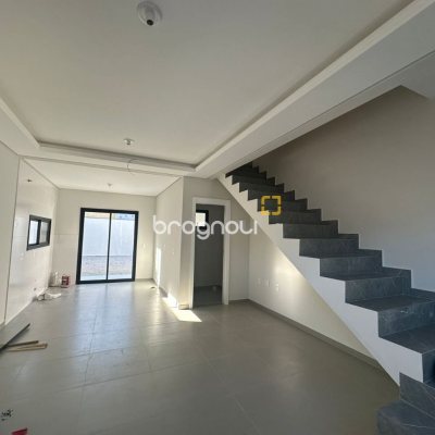 Casa com 86m², 2 quartos (sendo 2 suítes), 1 garagem, no bairro Ingleses em Florianópolis